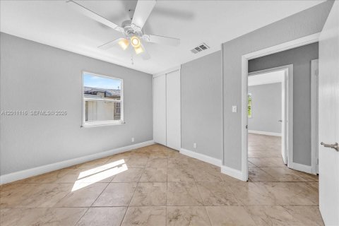 House in West Palm Beach, Florida 2 bedrooms, 83.24 sq.m. № 2075095 - photo 18