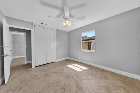 House in West Palm Beach, Florida 2 bedrooms, 83.24 sq.m. № 2075095 - photo 16