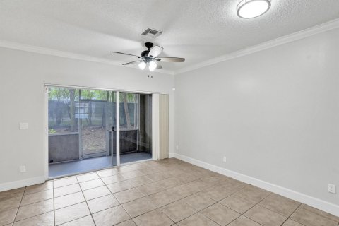 Touwnhouse à vendre à Pembroke Pines, Floride: 2 chambres, 95.13 m2 № 2085206 - photo 10