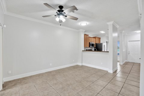 Touwnhouse à vendre à Pembroke Pines, Floride: 2 chambres, 95.13 m2 № 2085206 - photo 11