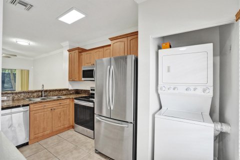 Touwnhouse à vendre à Pembroke Pines, Floride: 2 chambres, 95.13 m2 № 2085206 - photo 6