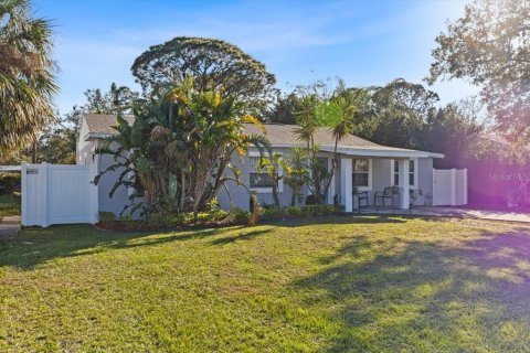 House in Tampa, Florida 3 bedrooms, 113.81 sq.m. № 1717706 - photo 6