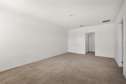 House in Tavares, Florida 5 bedrooms, 250.46 sq.m. № 1855591 - photo 20