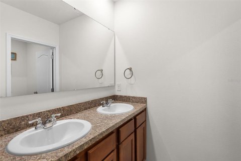House in Tavares, Florida 5 bedrooms, 250.46 sq.m. № 1855591 - photo 30