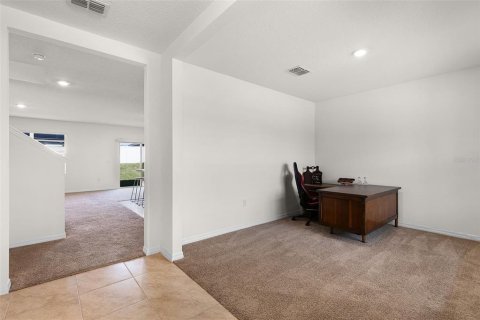 House in Tavares, Florida 5 bedrooms, 250.46 sq.m. № 1855591 - photo 6