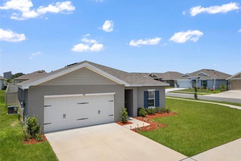House in Haines City, Florida 4 bedrooms, 158.21 sq.m. № 1778971 - photo 2