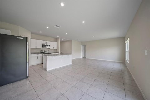 House in Haines City, Florida 4 bedrooms, 158.21 sq.m. № 1778971 - photo 11