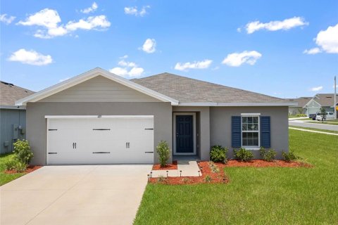 House in Haines City, Florida 4 bedrooms, 158.21 sq.m. № 1778971 - photo 1