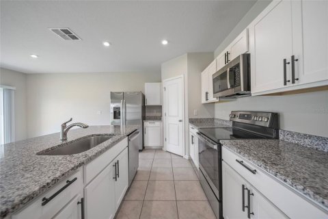 House in Haines City, Florida 4 bedrooms, 158.21 sq.m. № 1778971 - photo 5
