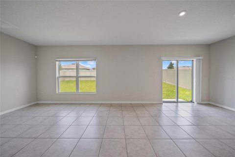 House in Haines City, Florida 4 bedrooms, 158.21 sq.m. № 1778971 - photo 12