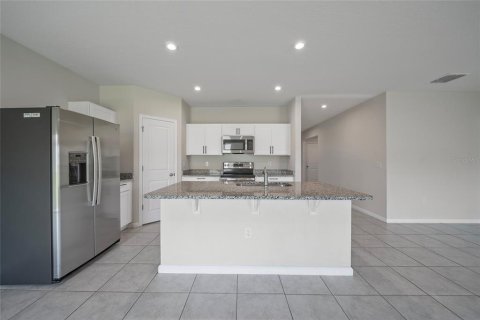 House in Haines City, Florida 4 bedrooms, 158.21 sq.m. № 1778971 - photo 8
