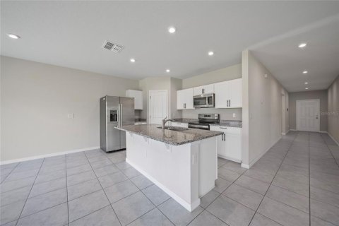 House in Haines City, Florida 4 bedrooms, 158.21 sq.m. № 1778971 - photo 7