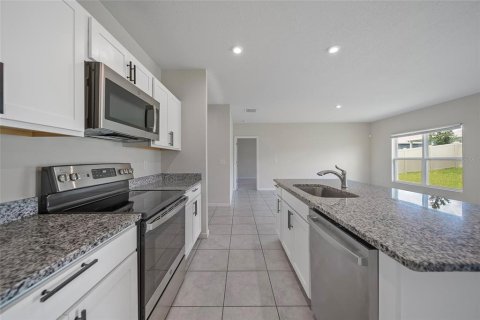 House in Haines City, Florida 4 bedrooms, 158.21 sq.m. № 1778971 - photo 6