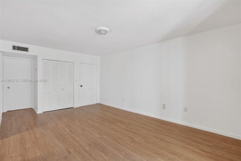 Купить кондоминиум в Майами, Флорида 1 спальня, 71.53м2, № 2062989 - фото 5