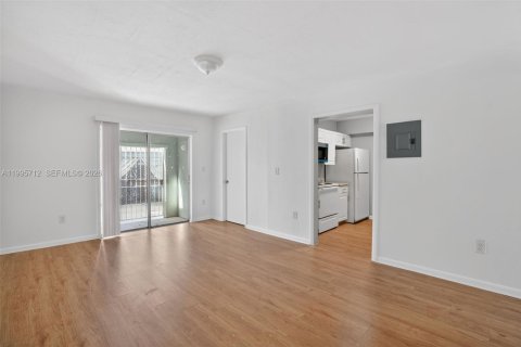 Купить кондоминиум в Майами, Флорида 1 спальня, 71.53м2, № 2062989 - фото 3