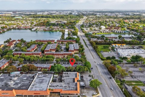 Купить кондоминиум в Майами, Флорида 1 спальня, 71.53м2, № 2062989 - фото 22