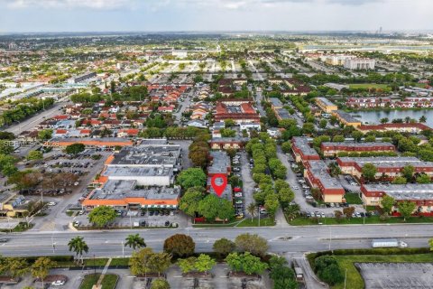 Купить кондоминиум в Майами, Флорида 1 спальня, 71.53м2, № 2062989 - фото 23