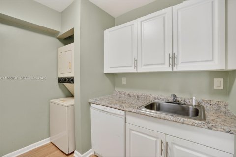 Купить кондоминиум в Майами, Флорида 1 спальня, 71.53м2, № 2062989 - фото 9