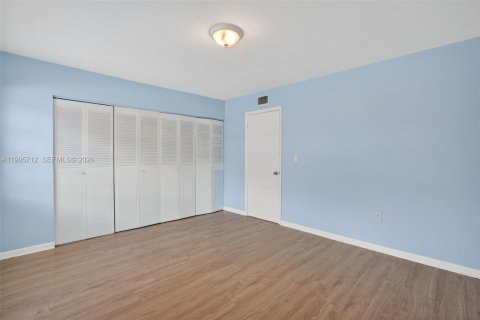 Купить кондоминиум в Майами, Флорида 1 спальня, 71.53м2, № 2062989 - фото 15