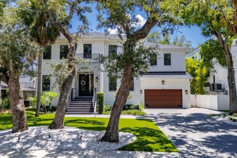 House in Tampa, Florida 5 bedrooms, 471.66 sq.m. № 2258214 - photo 3