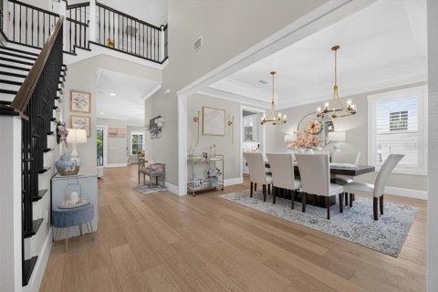 House in Tampa, Florida 5 bedrooms, 471.66 sq.m. № 2258214 - photo 12