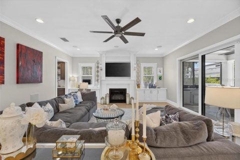House in Tampa, Florida 5 bedrooms, 471.66 sq.m. № 2258214 - photo 19