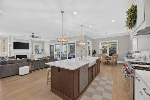 House in Tampa, Florida 5 bedrooms, 471.66 sq.m. № 2258214 - photo 26