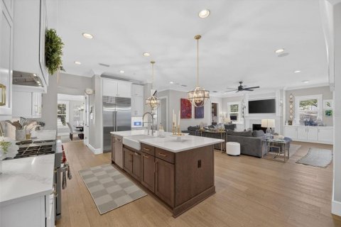 House in Tampa, Florida 5 bedrooms, 471.66 sq.m. № 2258214 - photo 28