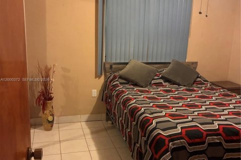Villa ou maison à vendre à Miami, Floride: 3 chambres, 148.27 m2 № 2070956 - photo 7