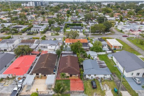 Villa ou maison à vendre à Miami, Floride: 3 chambres, 148.27 m2 № 2070956 - photo 26
