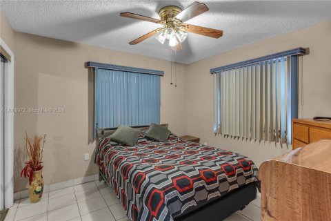 Villa ou maison à vendre à Miami, Floride: 3 chambres, 148.27 m2 № 2070956 - photo 15