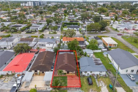 Villa ou maison à vendre à Miami, Floride: 3 chambres, 148.27 m2 № 2070956 - photo 25