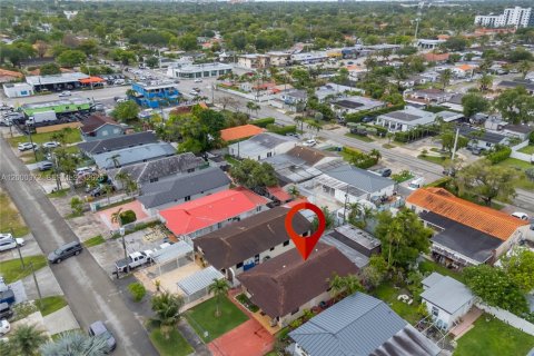 Villa ou maison à vendre à Miami, Floride: 3 chambres, 148.27 m2 № 2070956 - photo 27