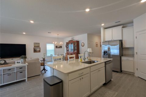 Villa ou maison à louer à Alachua, Floride: 4 chambres, 180.88 m2 № 2156015 - photo 4