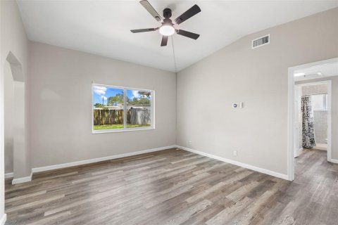 Villa ou maison à vendre à Temple Terrace, Floride: 3 chambres, 115.29 m2 № 2287690 - photo 2