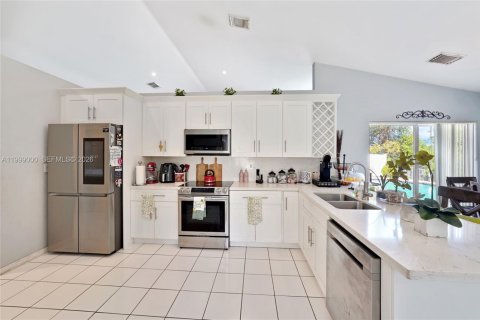 Casa en venta en Miramar, Florida, 3 dormitorios, 151.62 m2 № 2060762 - foto 6