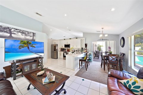 Casa en venta en Miramar, Florida, 3 dormitorios, 151.62 m2 № 2060762 - foto 8