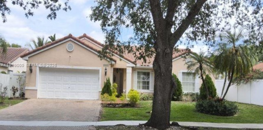 Casa en Miramar, Florida 3 dormitorios, 151.62 m2 № 2060762