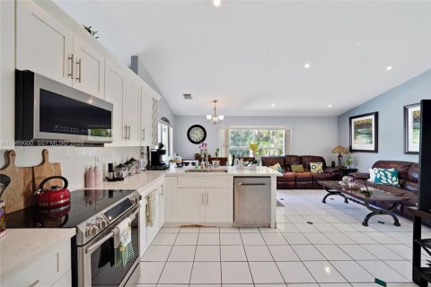 Casa en venta en Miramar, Florida, 3 dormitorios, 151.62 m2 № 2060762 - foto 5