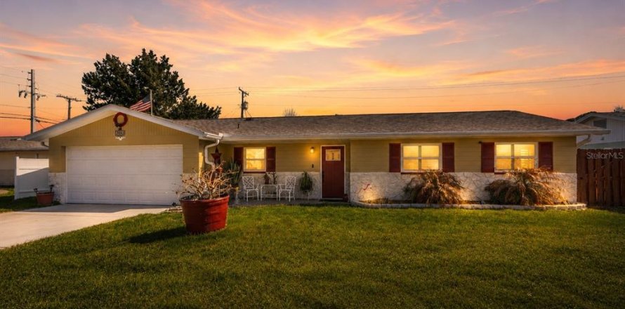 Casa en South Daytona, Florida 3 dormitorios, 108.88 m2 № 2139701