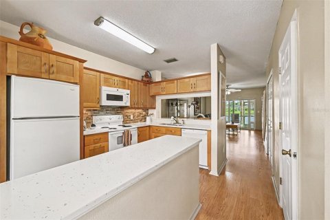 Townhouse in Bradenton, Florida 2 bedrooms, 100.33 sq.m. № 2386151 - photo 12