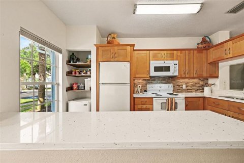 Townhouse in Bradenton, Florida 2 bedrooms, 100.33 sq.m. № 2386151 - photo 13