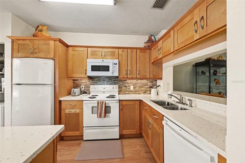 Townhouse in Bradenton, Florida 2 bedrooms, 100.33 sq.m. № 2386151 - photo 14