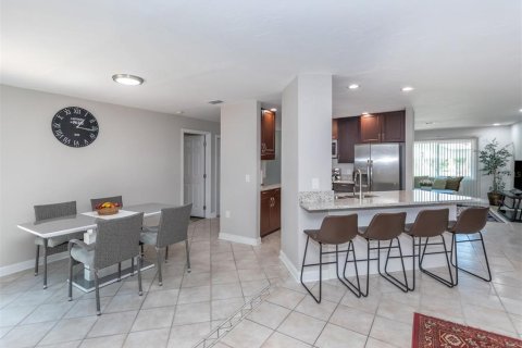House in Port Charlotte, Florida 4 bedrooms, 180.42 sq.m. № 1883280 - photo 17