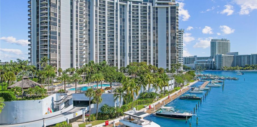 Condo à Miami Beach, Floride, 2 chambres № 2050740