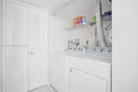 Copropriété à louer à Miami Beach, Floride: 2 chambres, 110.55 m2 № 2050740 - photo 17