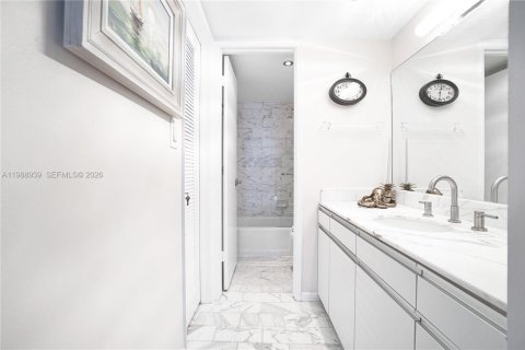 Copropriété à louer à Miami Beach, Floride: 2 chambres, 110.55 m2 № 2050740 - photo 13