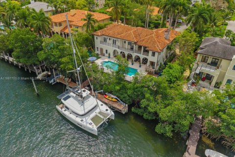 Casa en venta en Coral Gables, Florida, 6 dormitorios, 470.46 m2 № 1943565 - foto 28