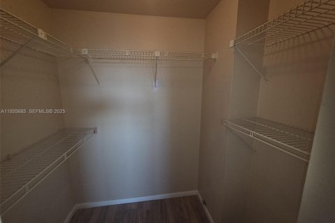 Copropriété à louer à Tamarac, Floride: 2 chambres, 88.16 m2 № 1993814 - photo 12