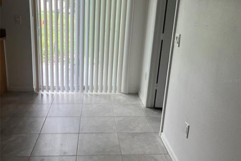 House in Okeechobee, Florida 3 bedrooms, 178.84 sq.m. № 2224851 - photo 6